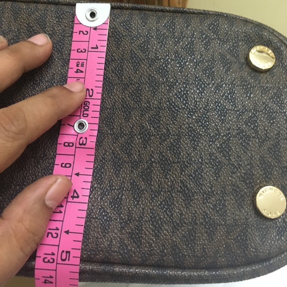 Authentic Michael Kors Jet Set Medium Pocket Tote - Picture 10 of 16